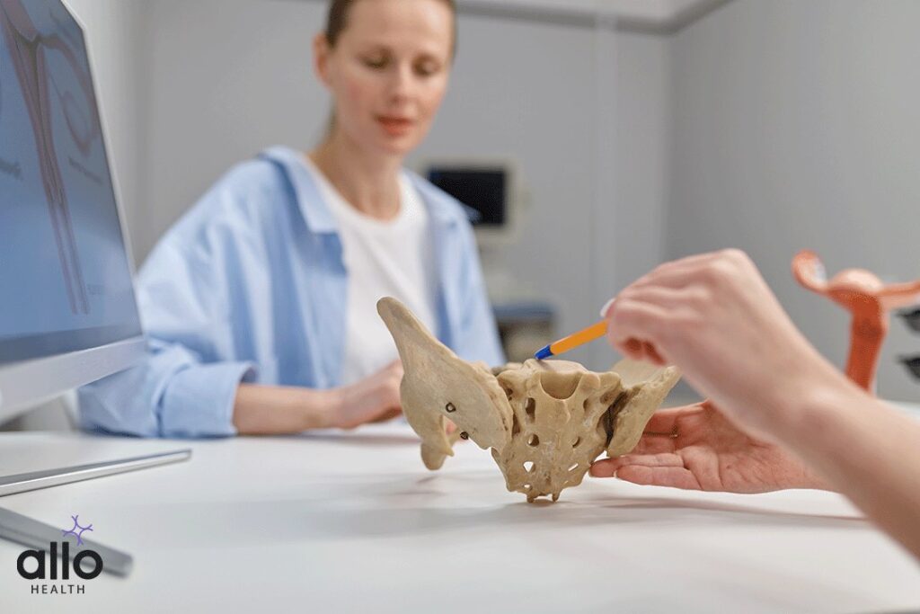 Vulvodynia Meaning 1 doctor explaining about the treatment of Vulvodynia